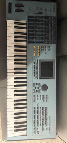 Yamaha motif xs6 - 61-key, synth